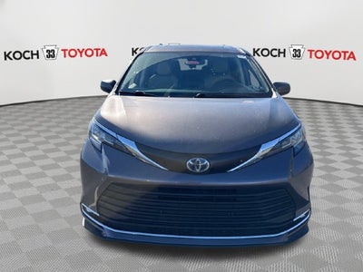 2022 Toyota Sienna XLE 7 Passenger