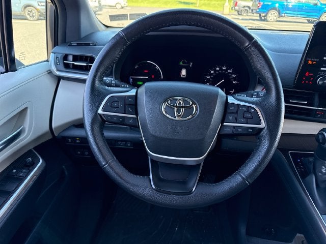 2022 Toyota Sienna XLE 7 Passenger