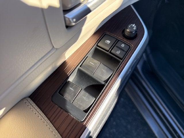 2022 Toyota Sienna XLE 7 Passenger