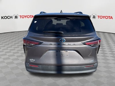 2022 Toyota Sienna XLE 7 Passenger