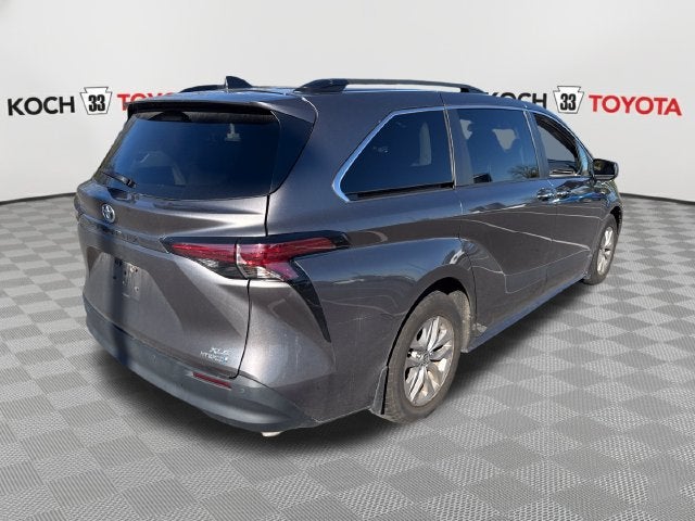2022 Toyota Sienna XLE 7 Passenger