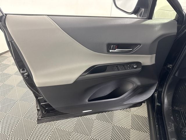 2023 Toyota Venza LE