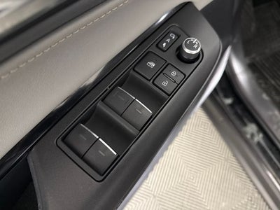 2023 Toyota Venza LE