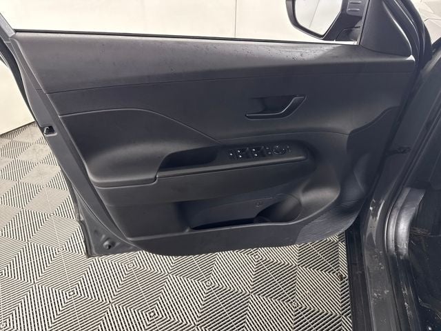 2025 Hyundai Kona SE