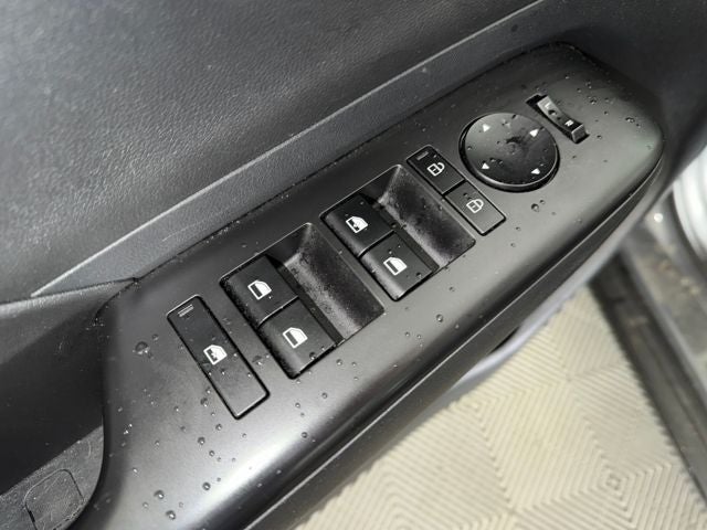 2025 Hyundai Kona SE