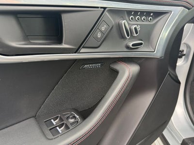 2019 Jaguar F-TYPE R