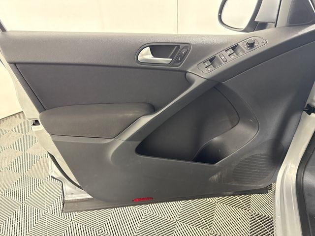 2013 Volkswagen Tiguan S 4Motion