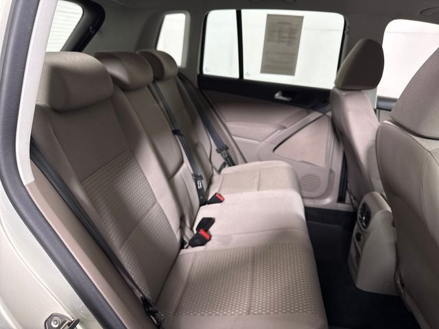 2010 Volkswagen Tiguan SE 4Motion