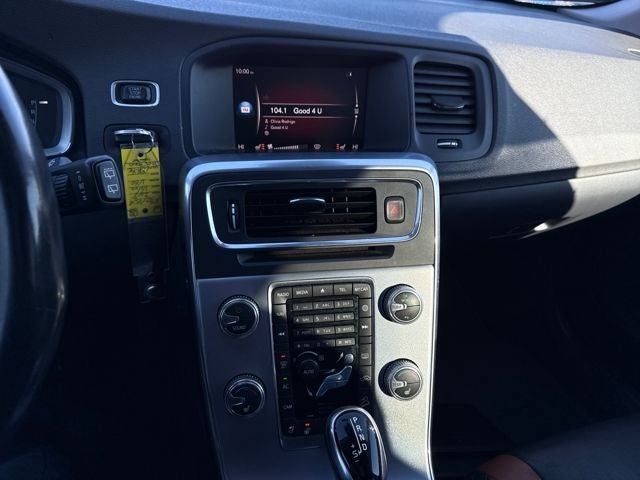 2018 Volvo V60 Cross Country T5