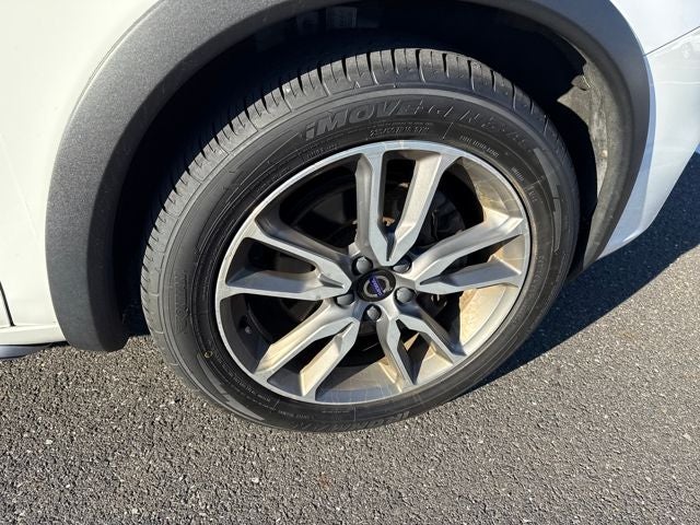 2018 Volvo V60 Cross Country T5