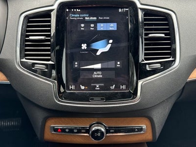 2022 Volvo XC90 T6 Momentum