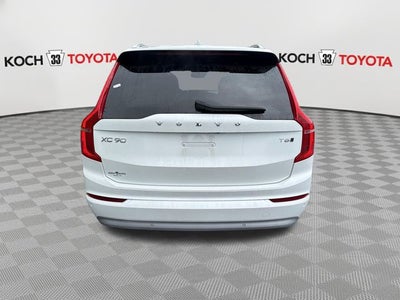2022 Volvo XC90 T6 Momentum