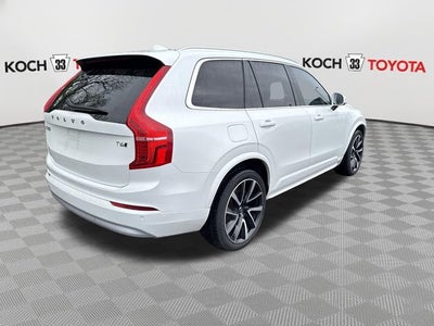 2022 Volvo XC90 T6 Momentum