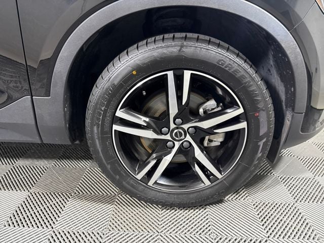 2023 Volvo XC40 B5 Core